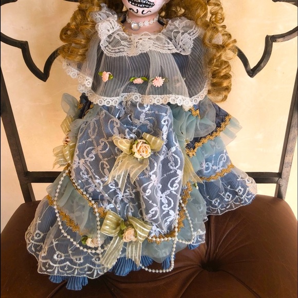 HALLOWEEN “DIA DE LOS MUERTOS” Hand Painted Doll - Picture 7 of 10